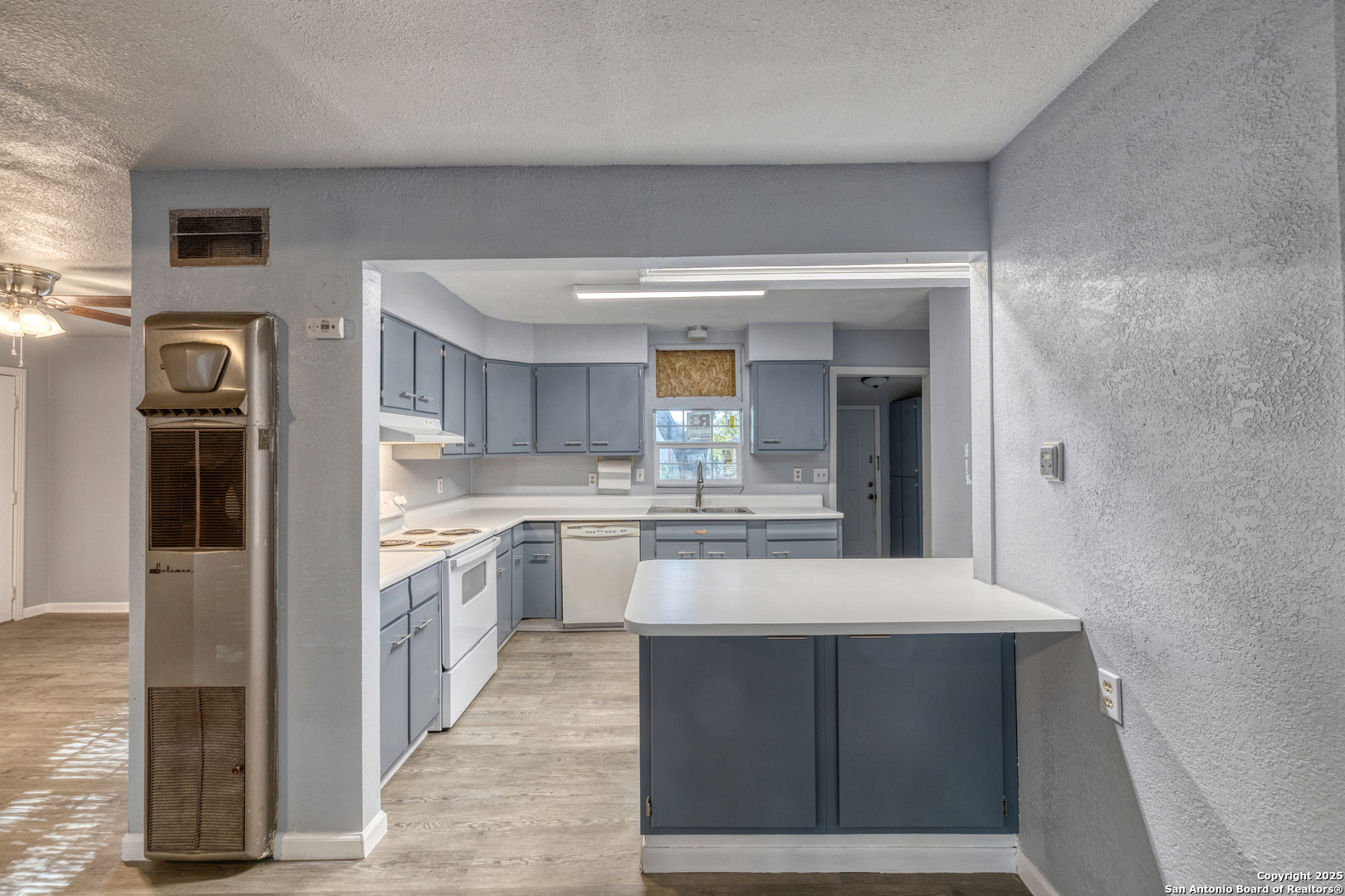 703 E Nueces Crystal City TX 78839