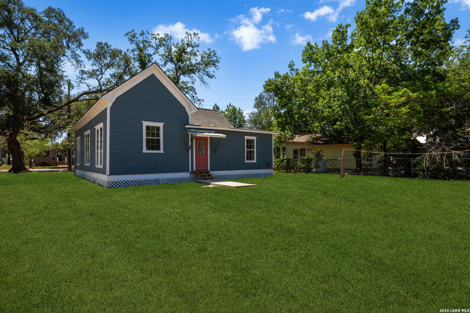 904 17th Street Hondo TX 78861
