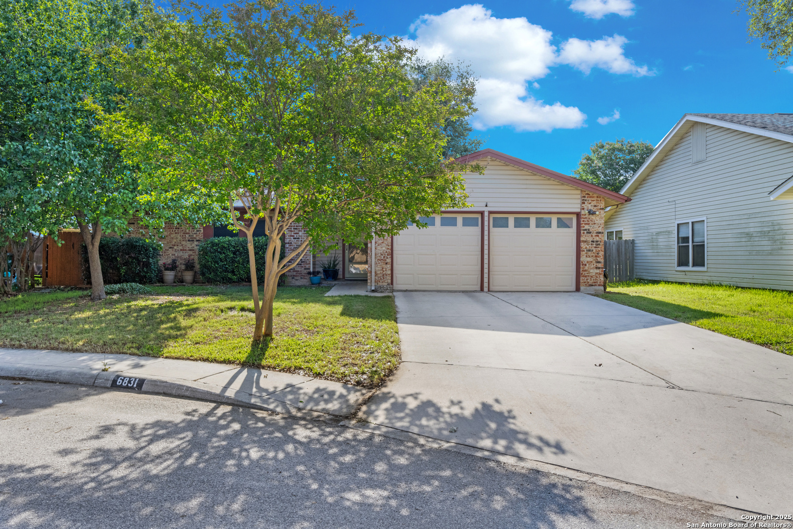 6831 Country Hill San Antonio TX 78240