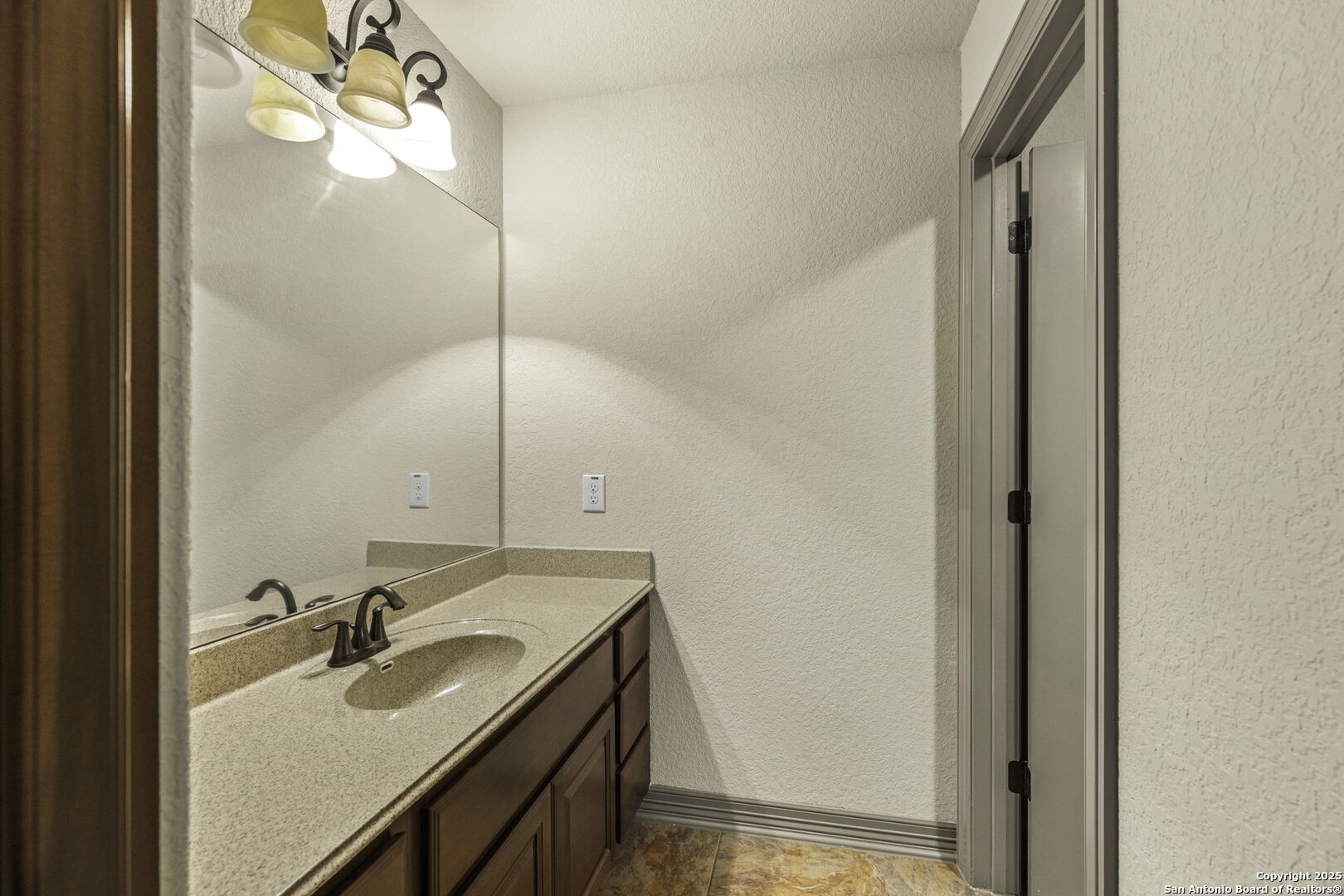 1007 Boulder Canyon San Antonio TX 78260