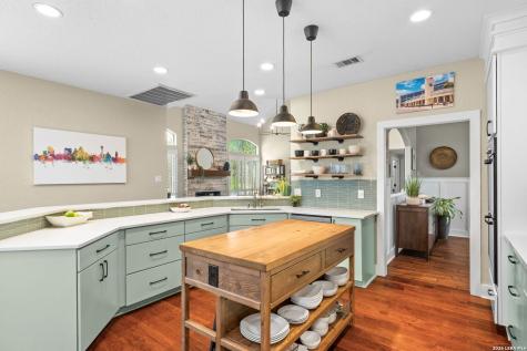 37 Inwood Heights Drive N San Antonio TX 78248