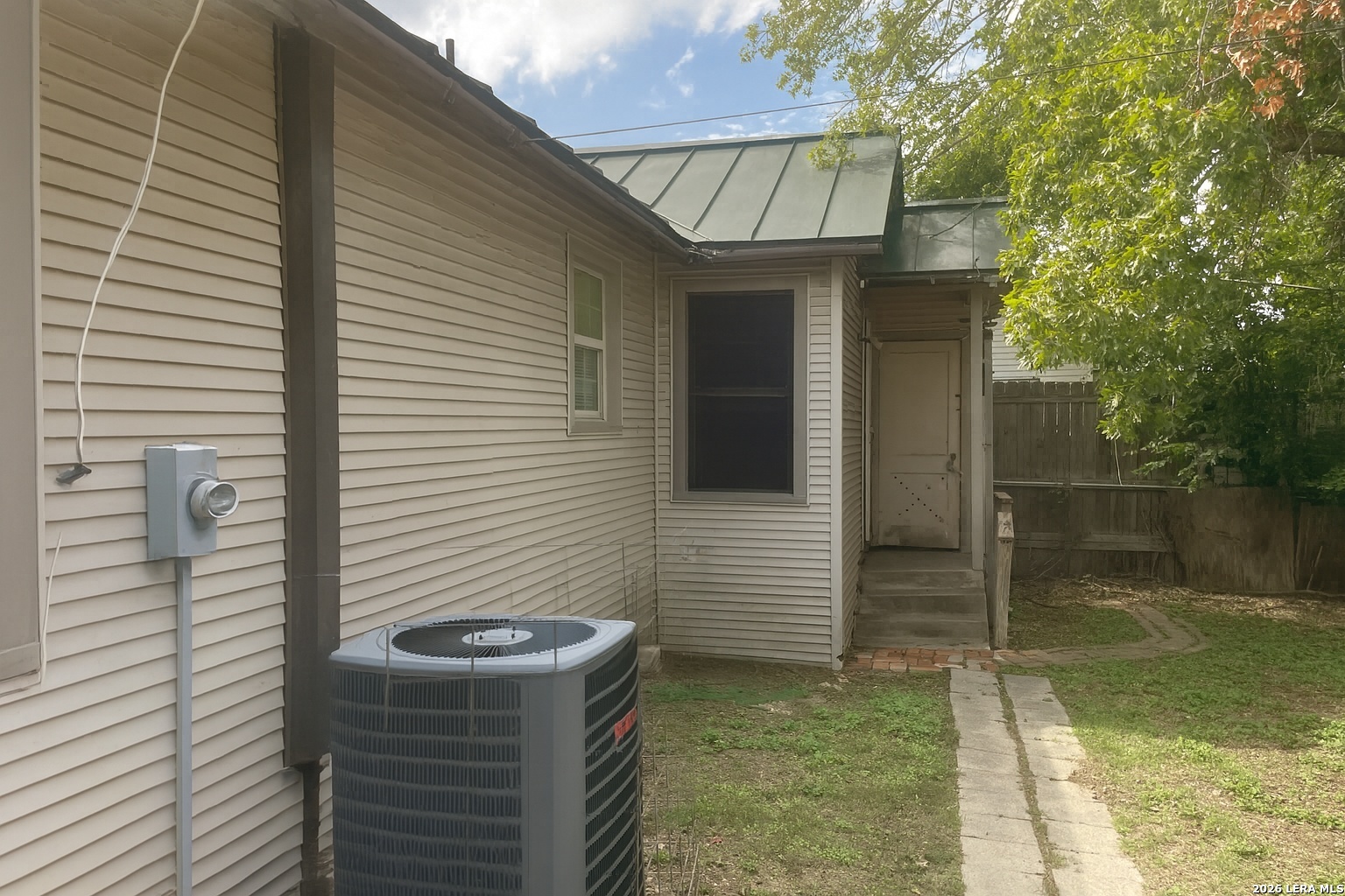327 Hermitage San Antonio TX 78223