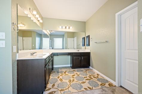 4548 Meadow Green Schertz TX 78108