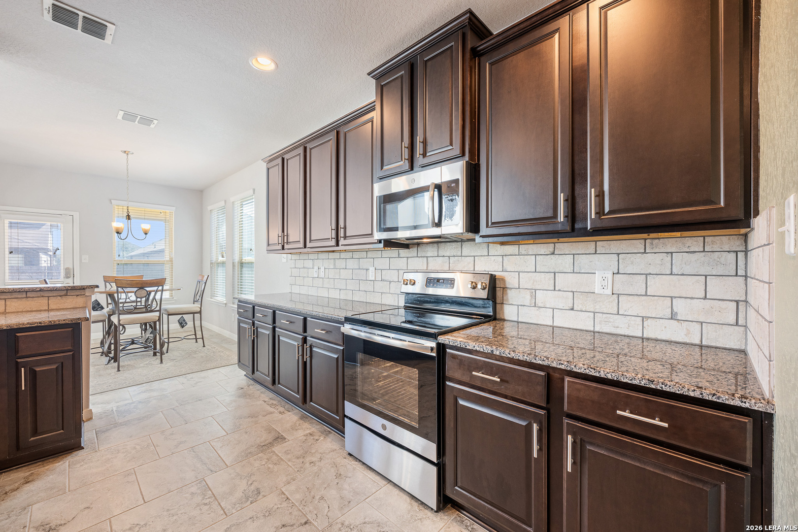 4548 Meadow Green Schertz TX 78108