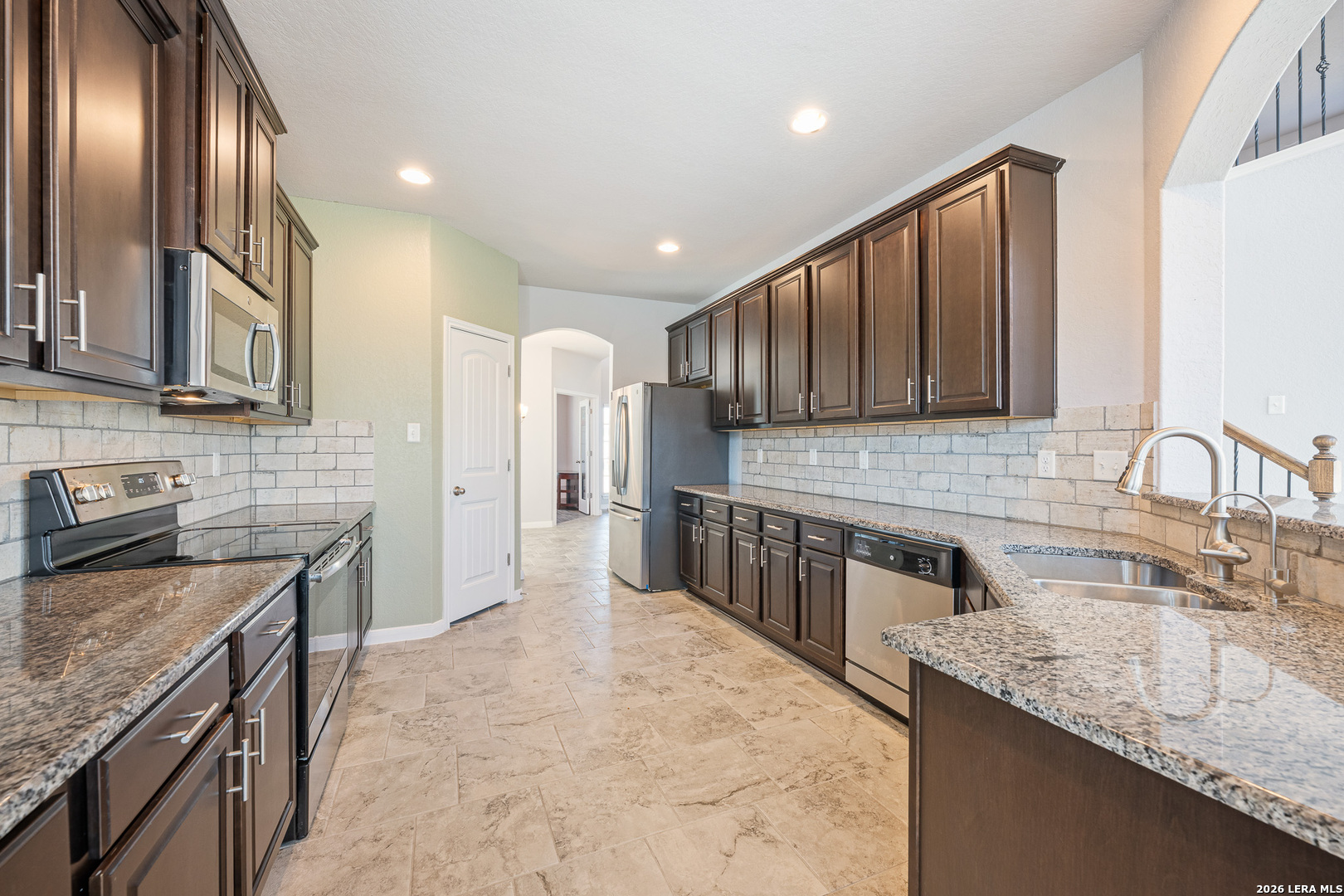 4548 Meadow Green Schertz TX 78108