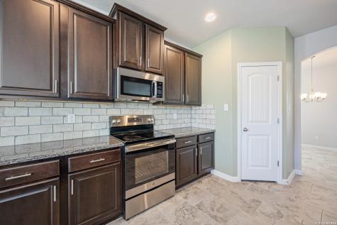 4548 Meadow Green Schertz TX 78108