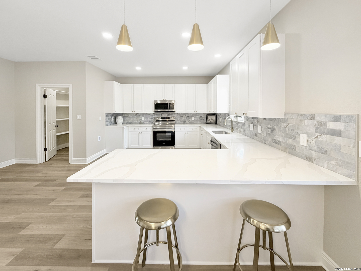 403 E Vista Ridge San Antonio TX 78260
