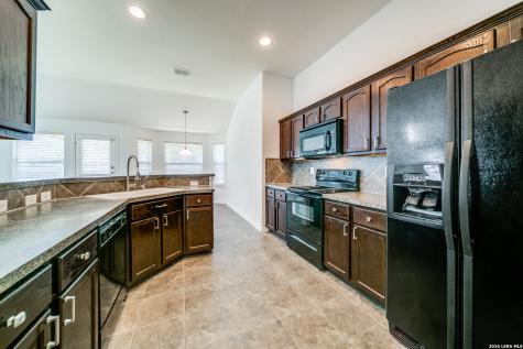 3301 Orth Schertz TX 78108