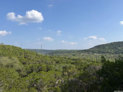 1362 Rockmoor Canyon Lake TX 78133