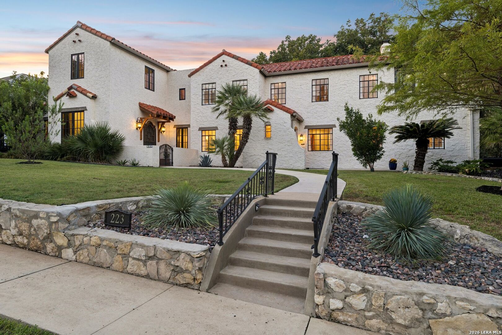 223 Cloverleaf Avenue Alamo Heights TX 78209