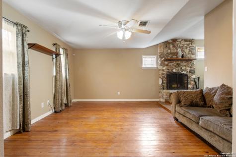 1414 Desert Gold Boerne TX 78006