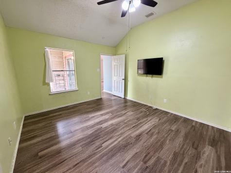 627 Meadow Gate Converse TX 78109