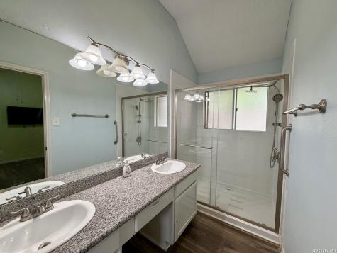 627 Meadow Gate Converse TX 78109