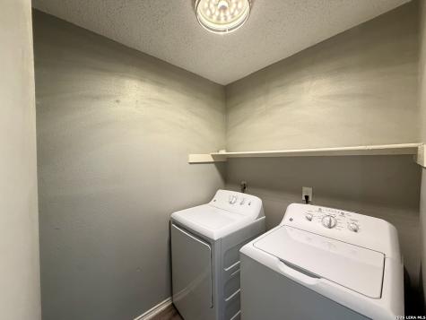 627 Meadow Gate Converse TX 78109