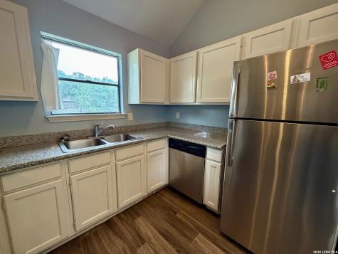 627 Meadow Gate Converse TX 78109