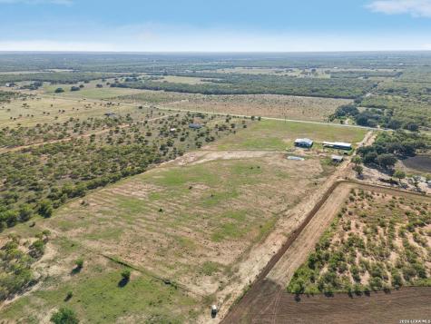 9009 Farm To Market 462 S. Hondo TX 78861