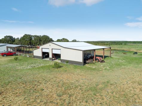 9009 Farm To Market 462 S. Hondo TX 78861