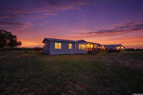 9009 Farm To Market 462 S. Hondo TX 78861
