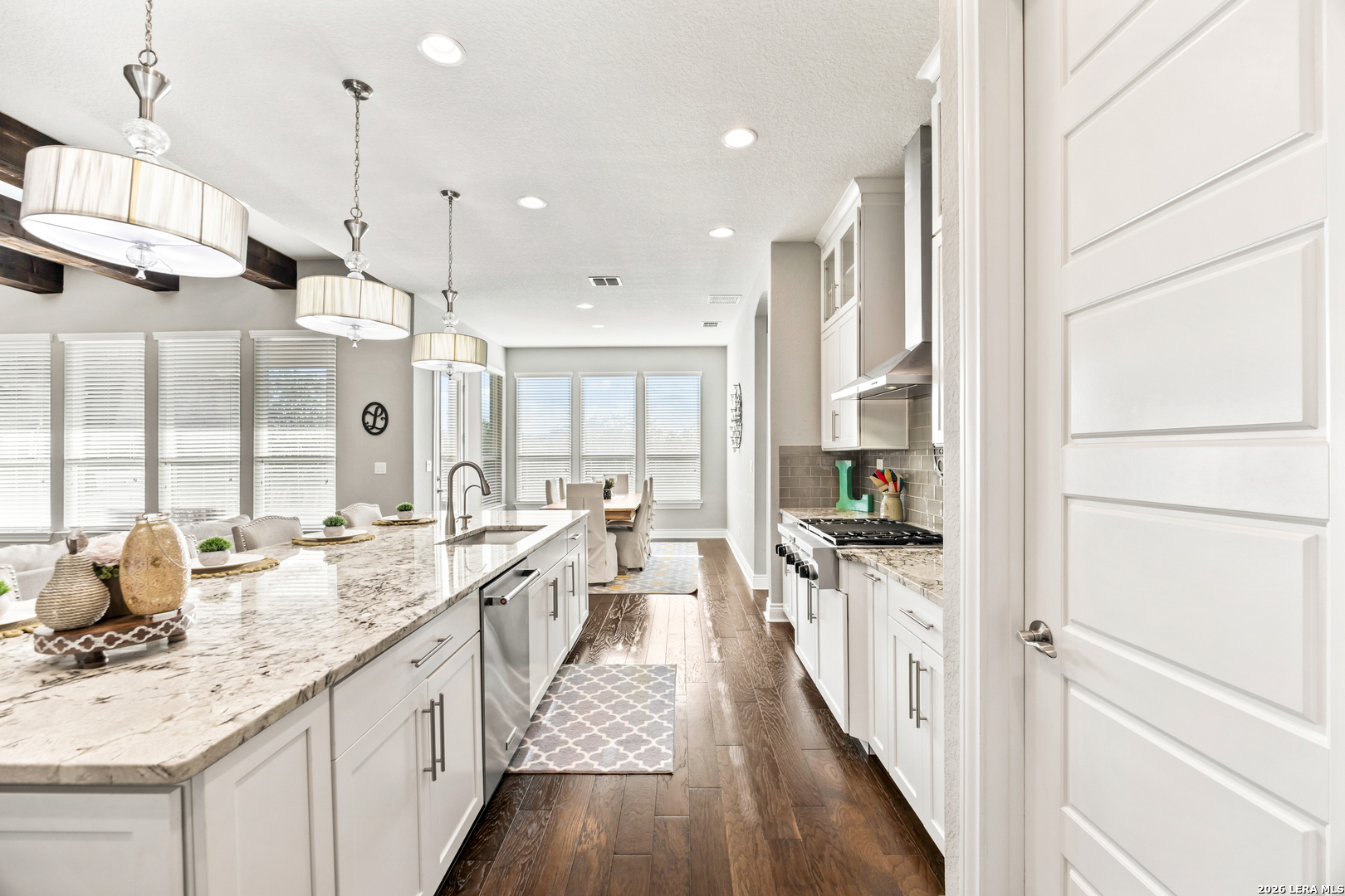 25911 Comanche Creek San Antonio TX 78261