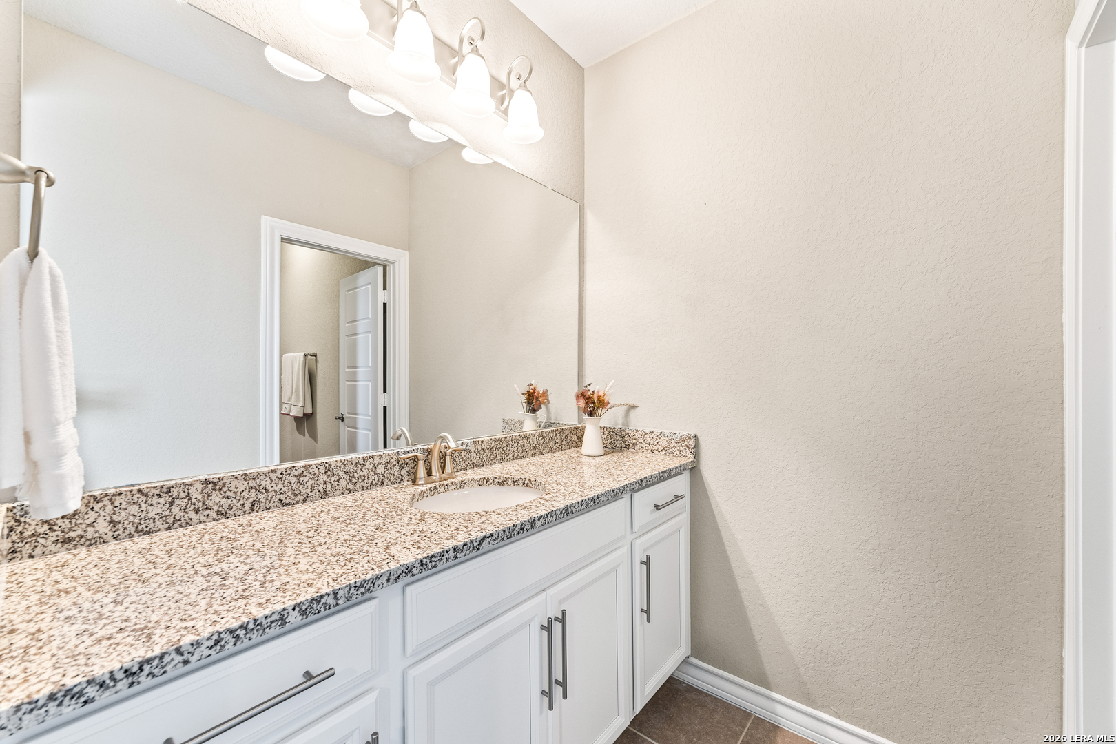 25911 Comanche Creek San Antonio TX 78261