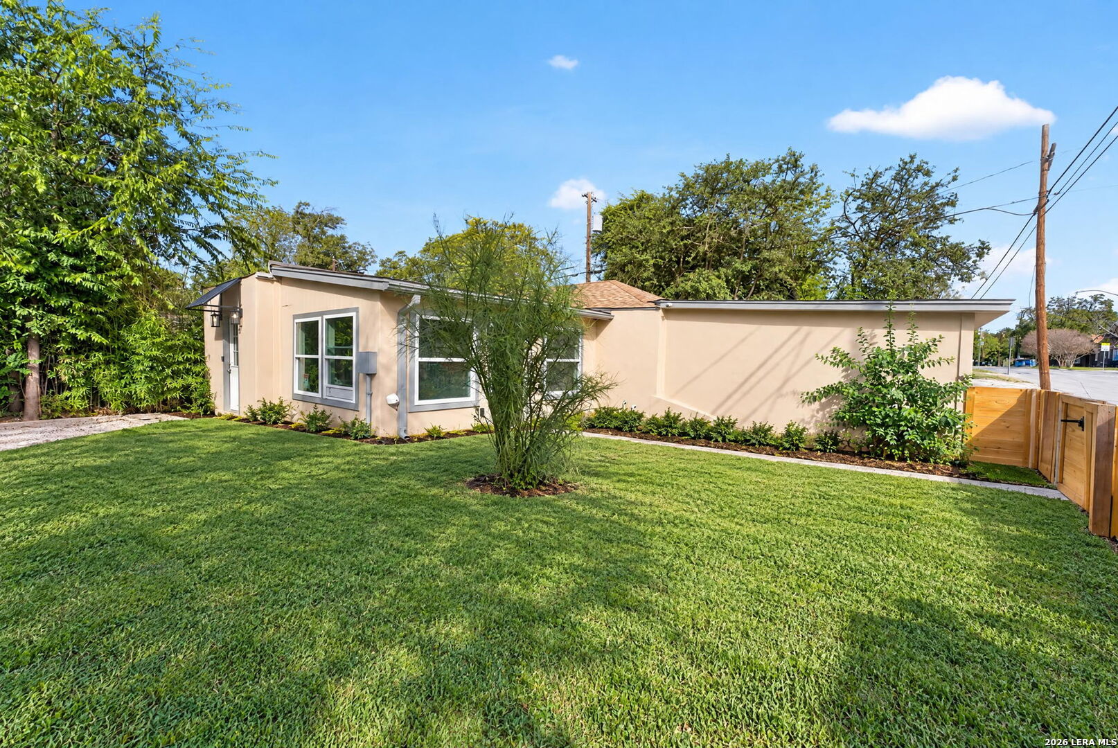 501 W Agarita Avenue San Antonio TX 78212
