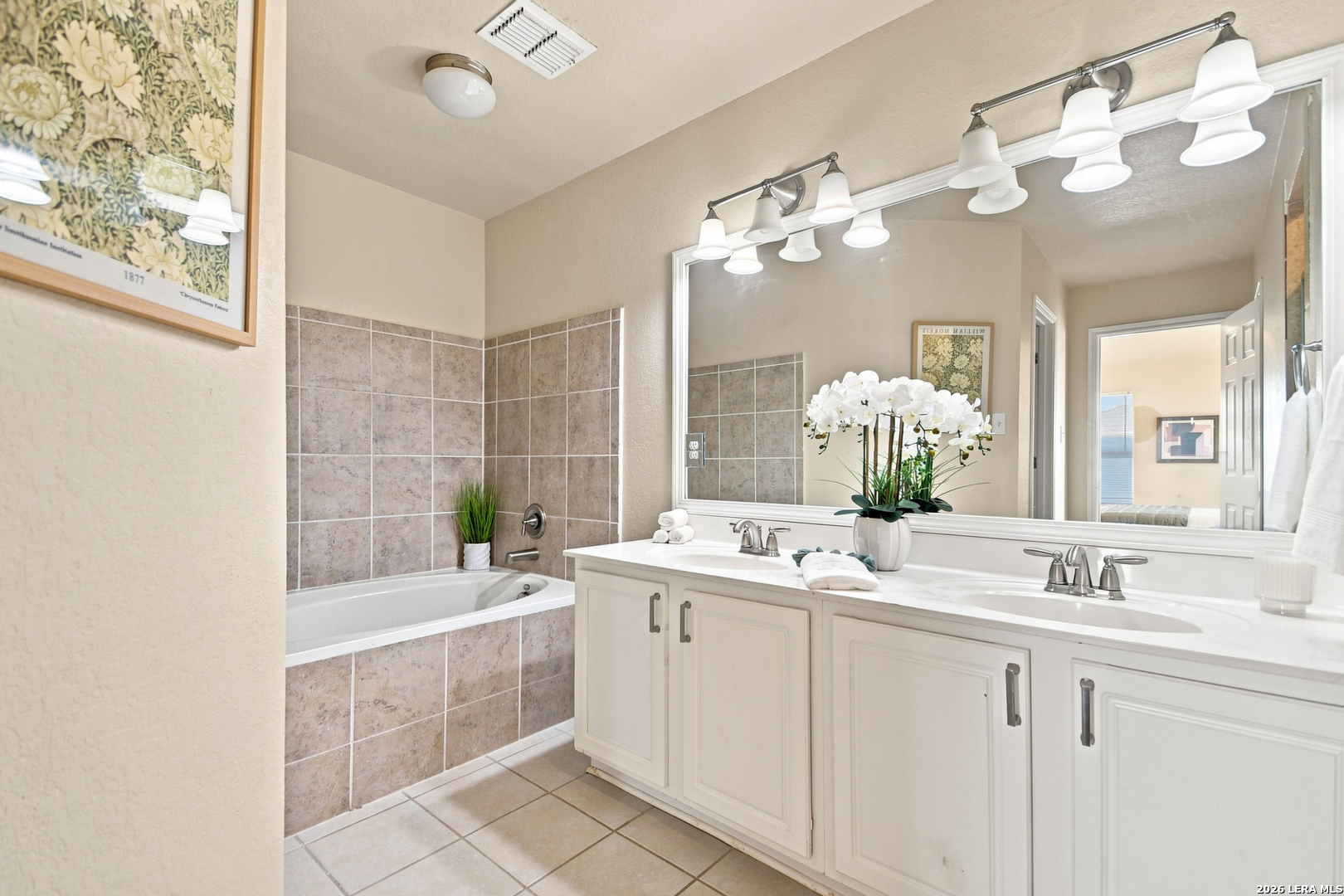 121 Lark Hill Floresville TX 78114