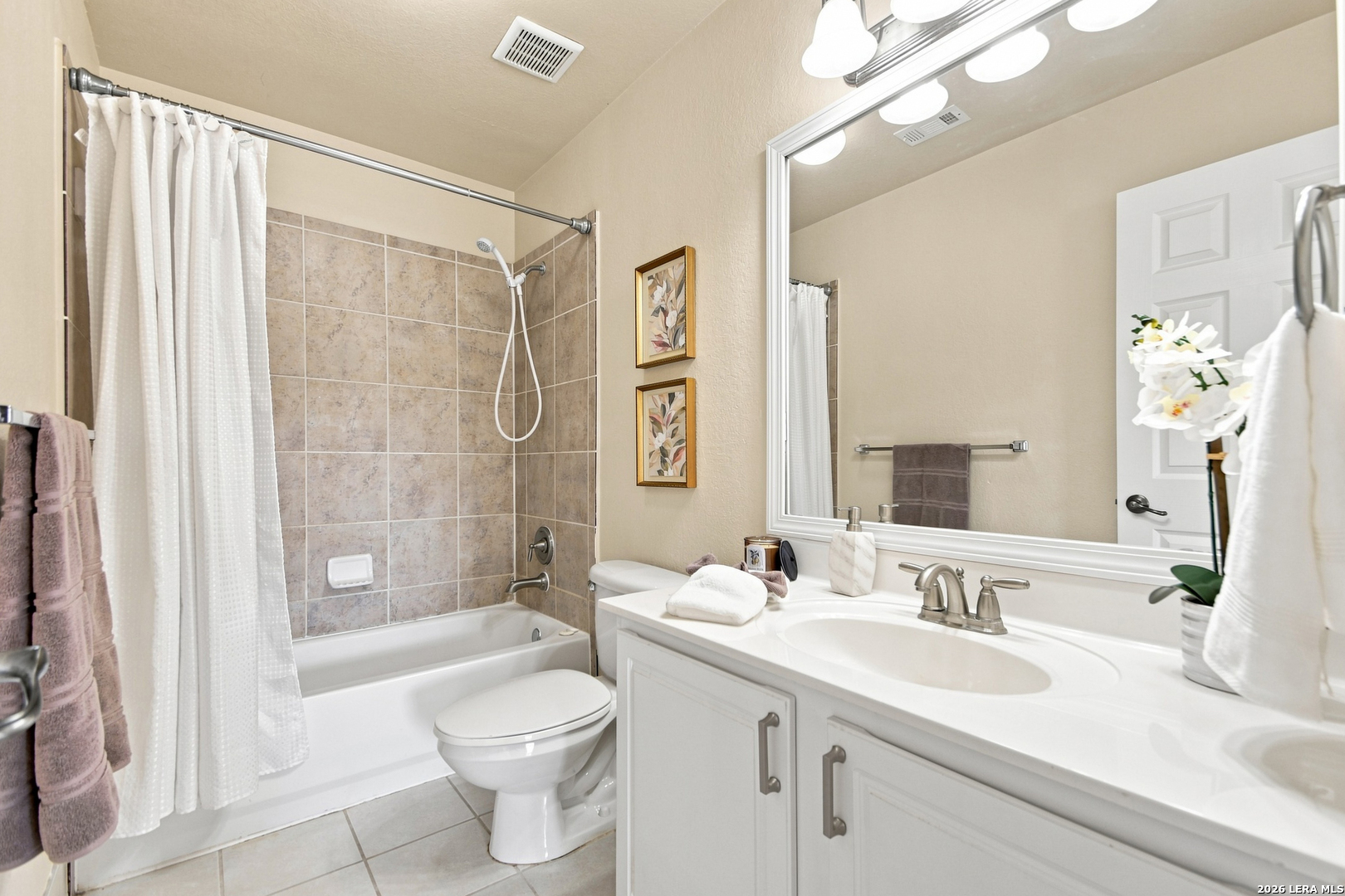 121 Lark Hill Floresville TX 78114