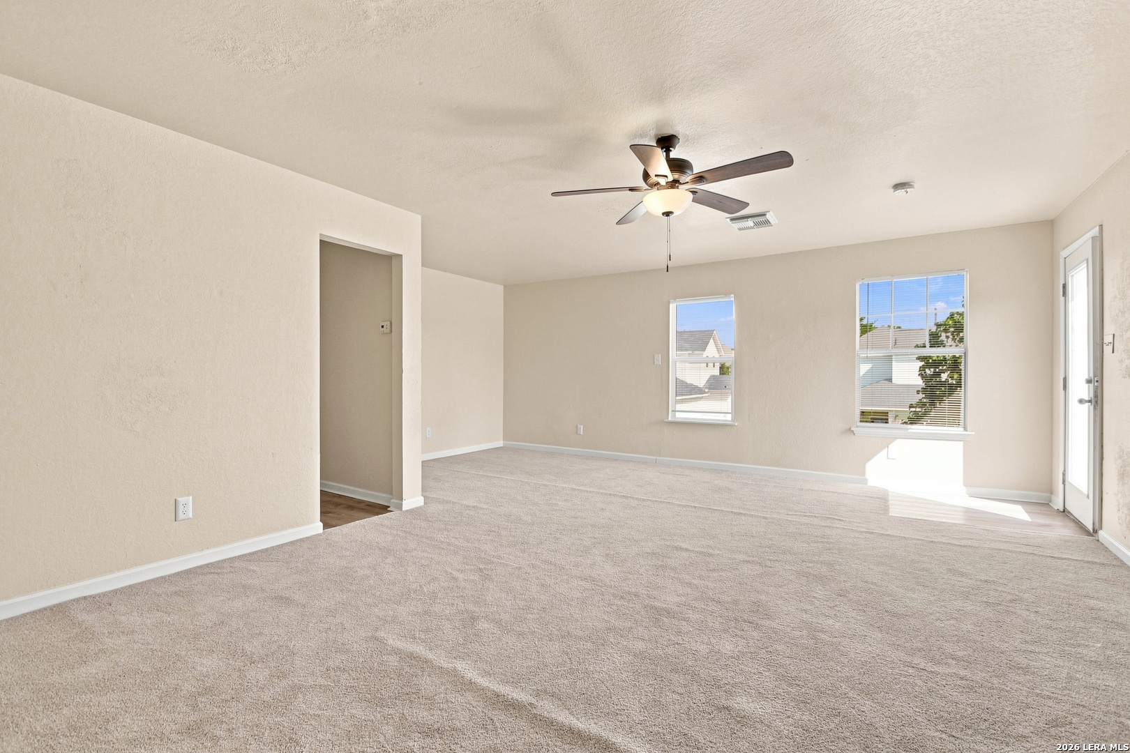 121 Lark Hill Floresville TX 78114
