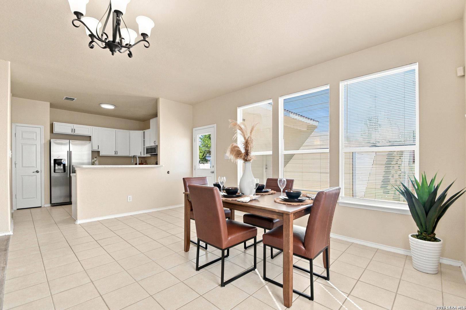 121 Lark Hill Floresville TX 78114