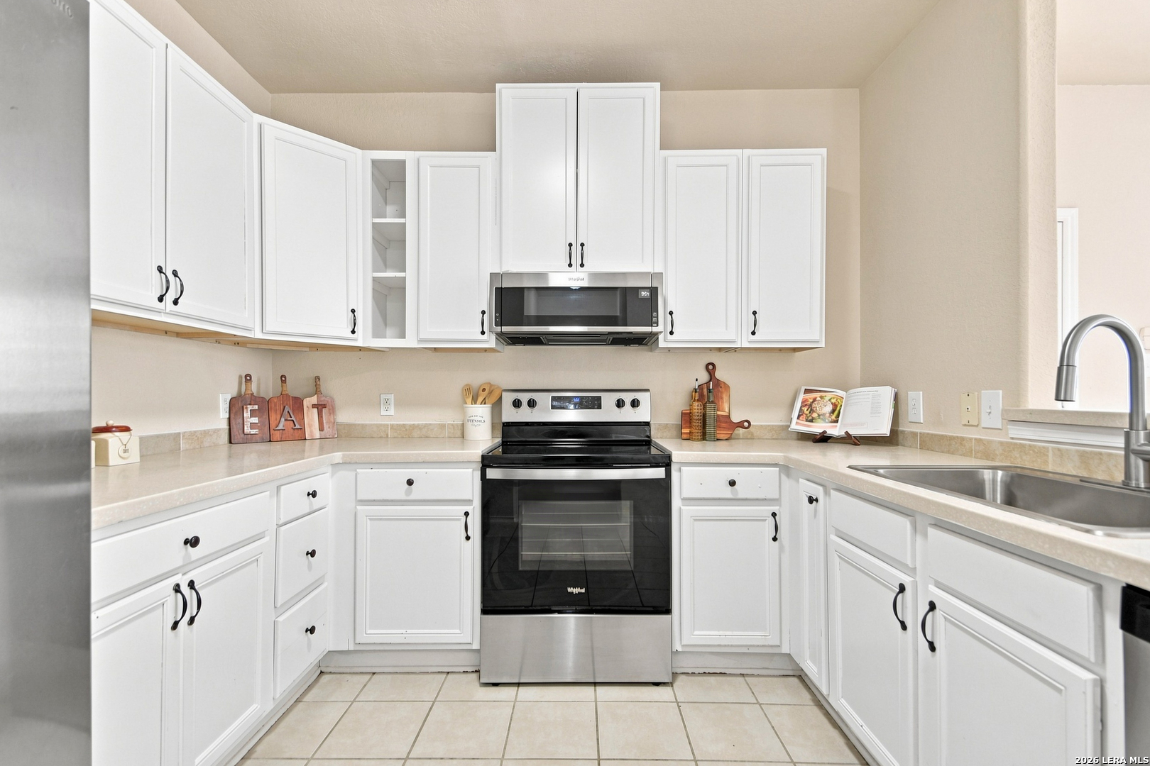 121 Lark Hill Floresville TX 78114
