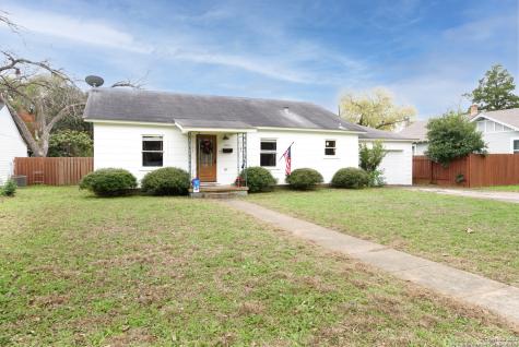 1021 Bismark Street Seguin TX 78155