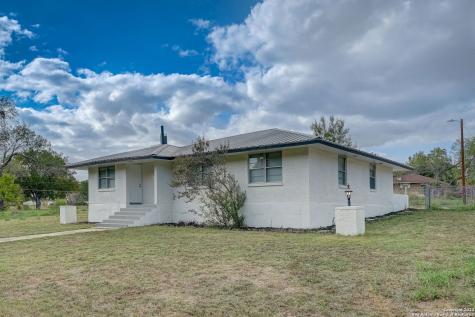 272 Country Acres Drive Seguin TX 78155