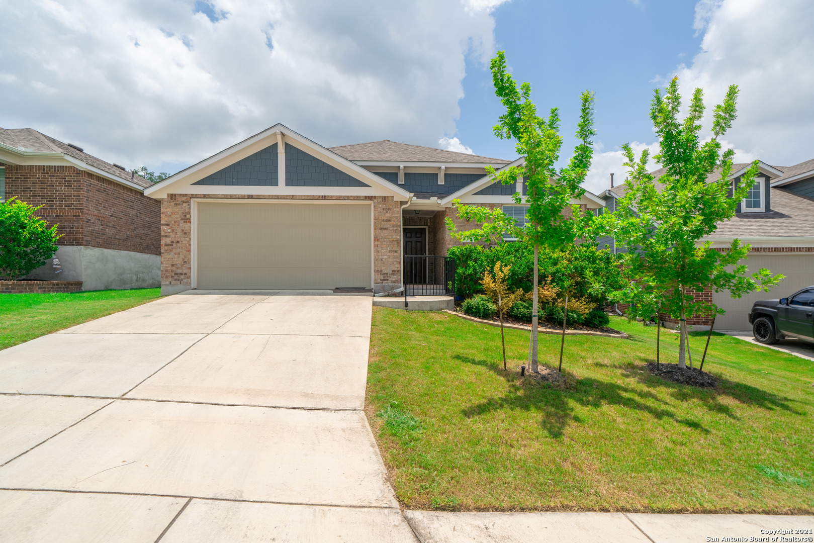 2554 Golden Rain San Antonio TX 78245