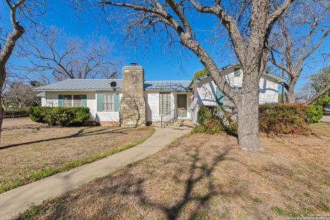 2602 Avenue K Hondo TX 78861