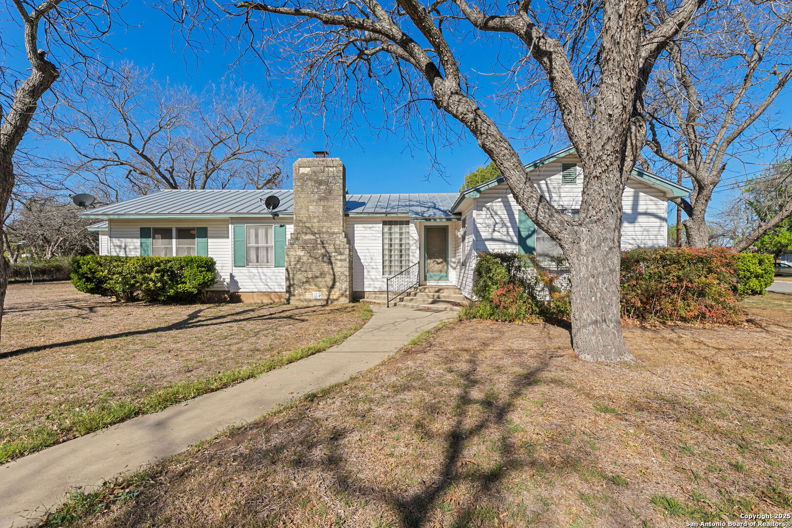2602 Avenue K Hondo TX 78861