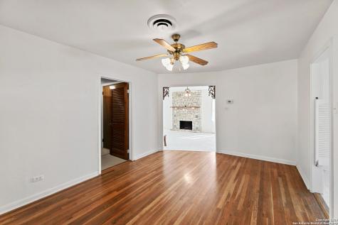 2602 Avenue K Hondo TX 78861