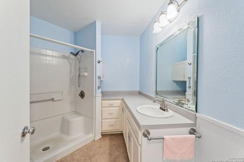 2602 Avenue K Hondo TX 78861