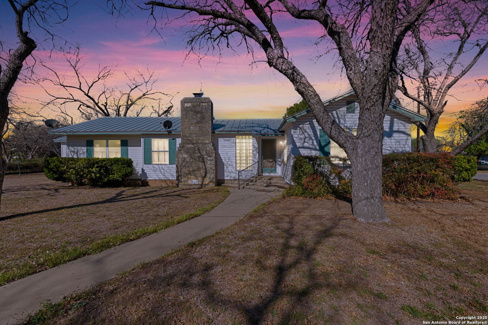 2602 Avenue K Hondo TX 78861