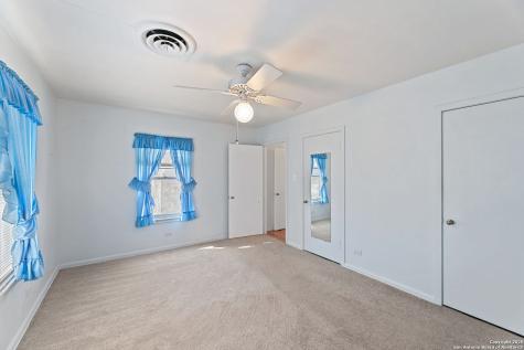 2602 Avenue K Hondo TX 78861