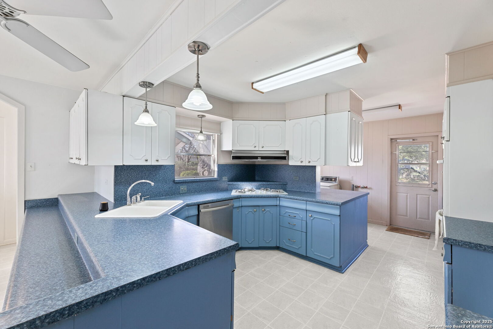 2602 Avenue K Hondo TX 78861