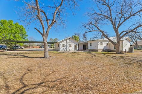2602 Avenue K Hondo TX 78861