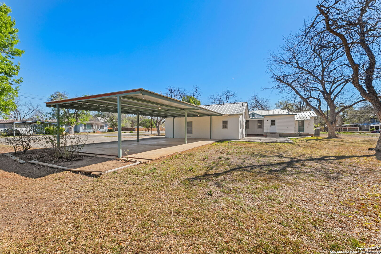 2602 Avenue K Hondo TX 78861