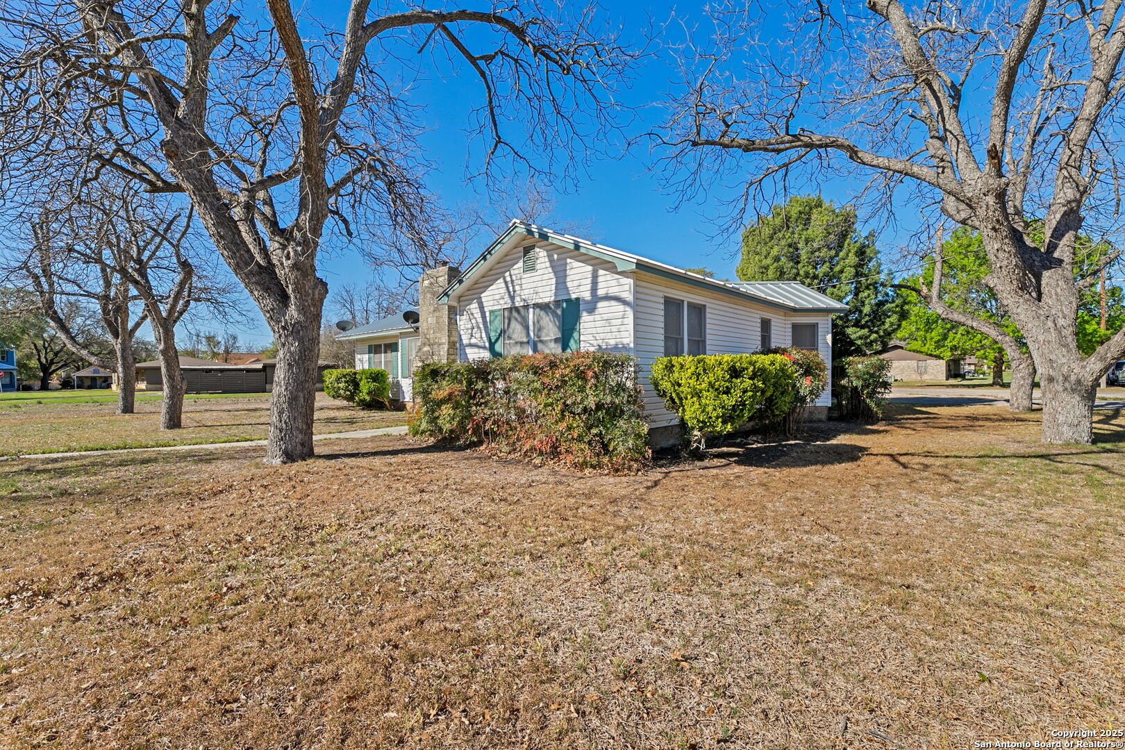 2602 Avenue K Hondo TX 78861