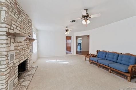 2602 Avenue K Hondo TX 78861