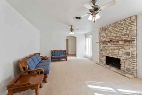 2602 Avenue K Hondo TX 78861