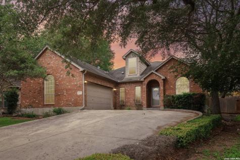 8703 Stoney Brook Universal City TX 78148