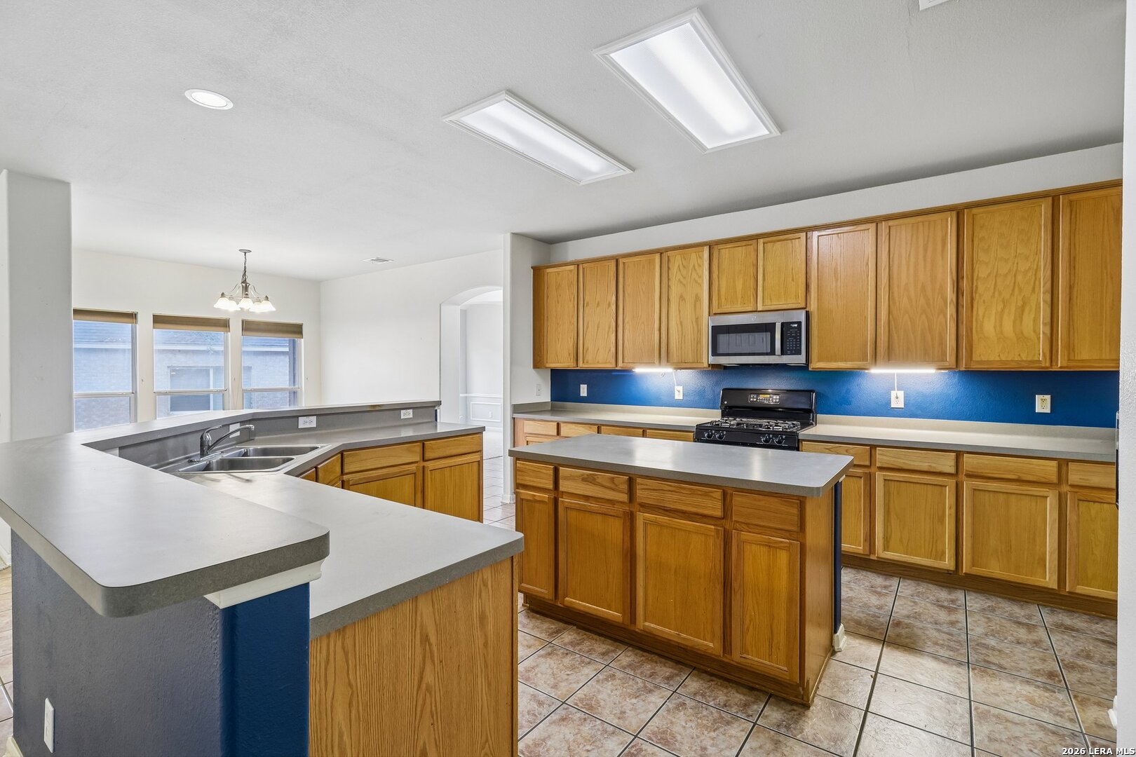 8703 Stoney Brook Universal City TX 78148