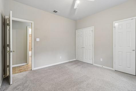 8703 Stoney Brook Universal City TX 78148