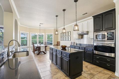 223 Summer Glen New Braunfels TX 78132