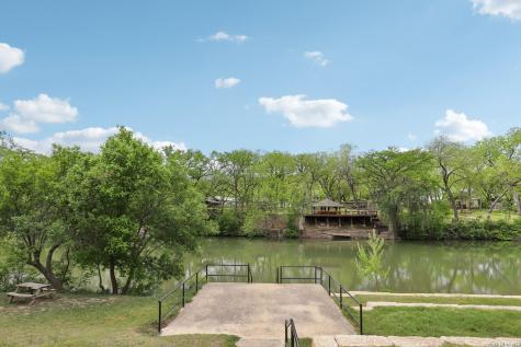 223 Summer Glen New Braunfels TX 78132